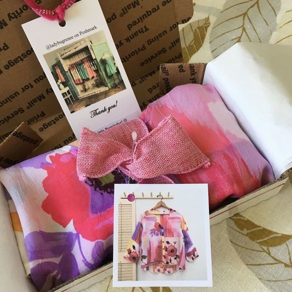 Welcome to my carefully curated little closet.❤️ - Picture 4 of 7